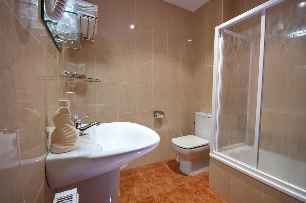 U-Hotel Dario Lugo Room photo